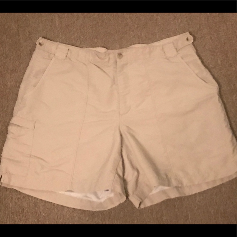 Columbia shorts size large